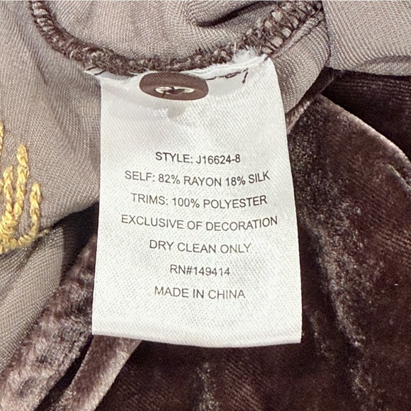 Johnny Was Small Floral Embroidered Velvet Kimono Sleeve Blouse Coffee Bean NWT - Picture 15 of 15